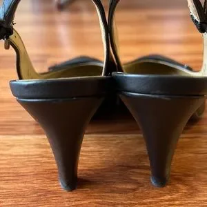 Naturalizer monica pump 2025